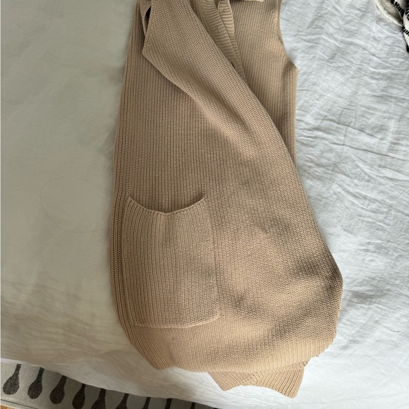 Knit beige romper - Picture 4 of 4